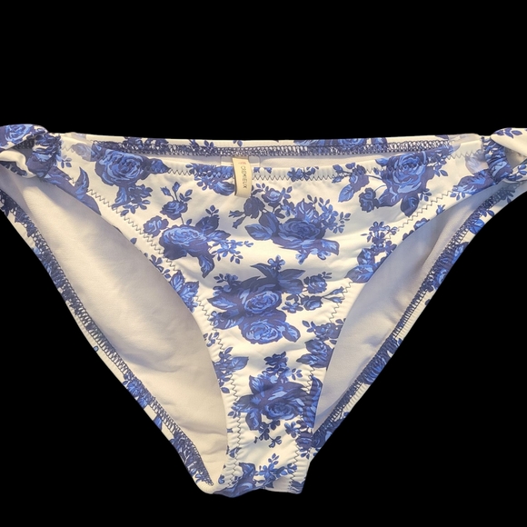 CREMIEUX BLUE AND WHITE FLORAL TANKINI AND BOTTOM SIZE M AND L NWOT - Picture 3 of 6